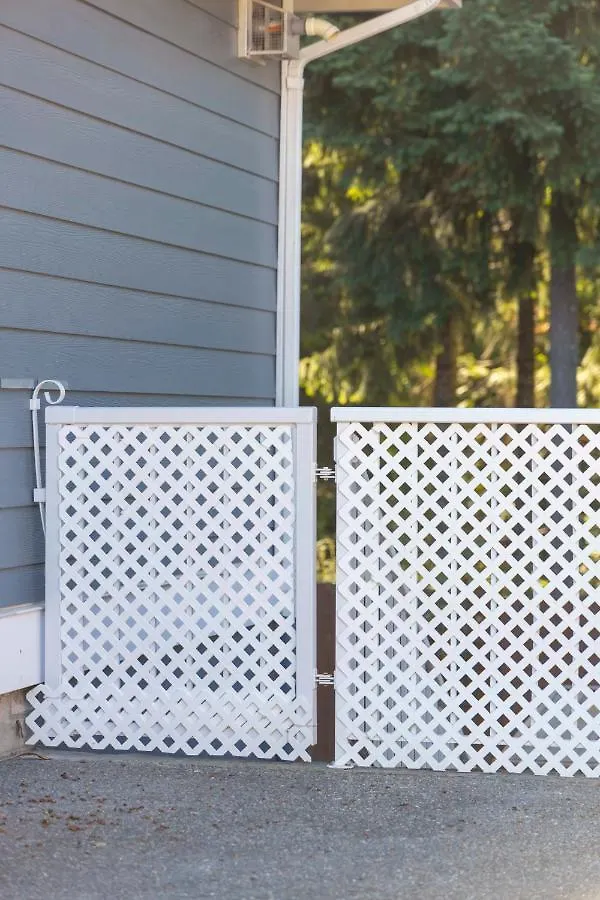 Newly Furnished 2 Bd-1 Wc Centrally Located In Langford Victoria Sleeps 6