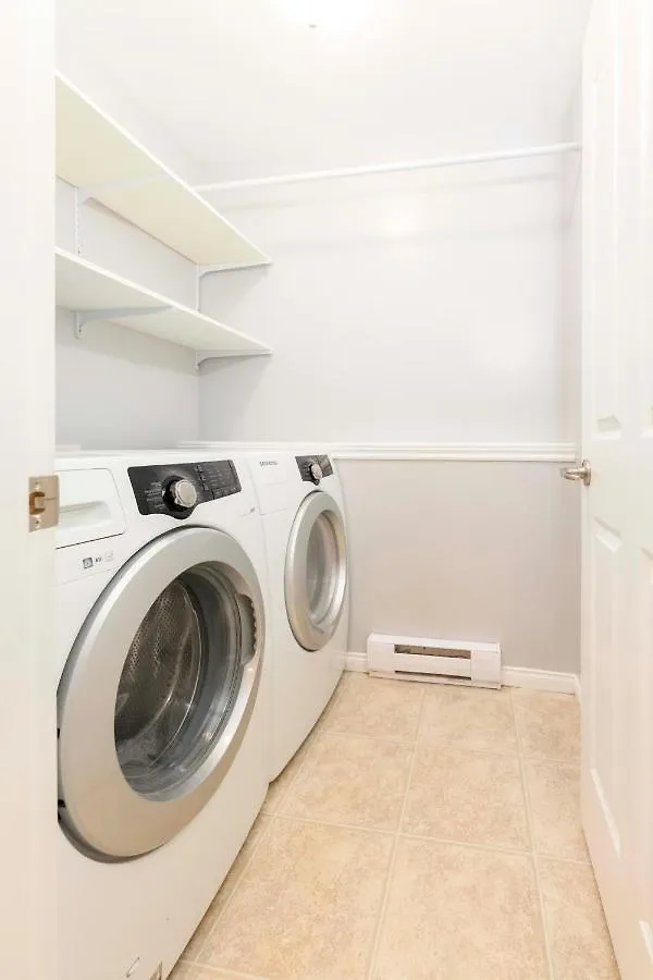 Newly Furnished 2 Bd-1 Wc Centrally Located In Langford Victoria Sleeps 6