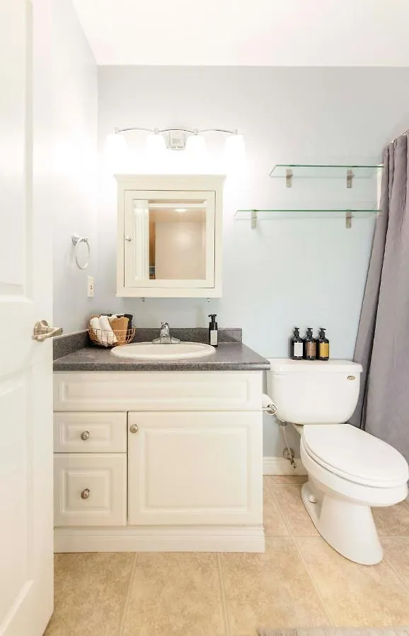 Newly Furnished 2 Bd-1 Wc Centrally Located In Langford Victoria Sleeps 6 Nyaraló